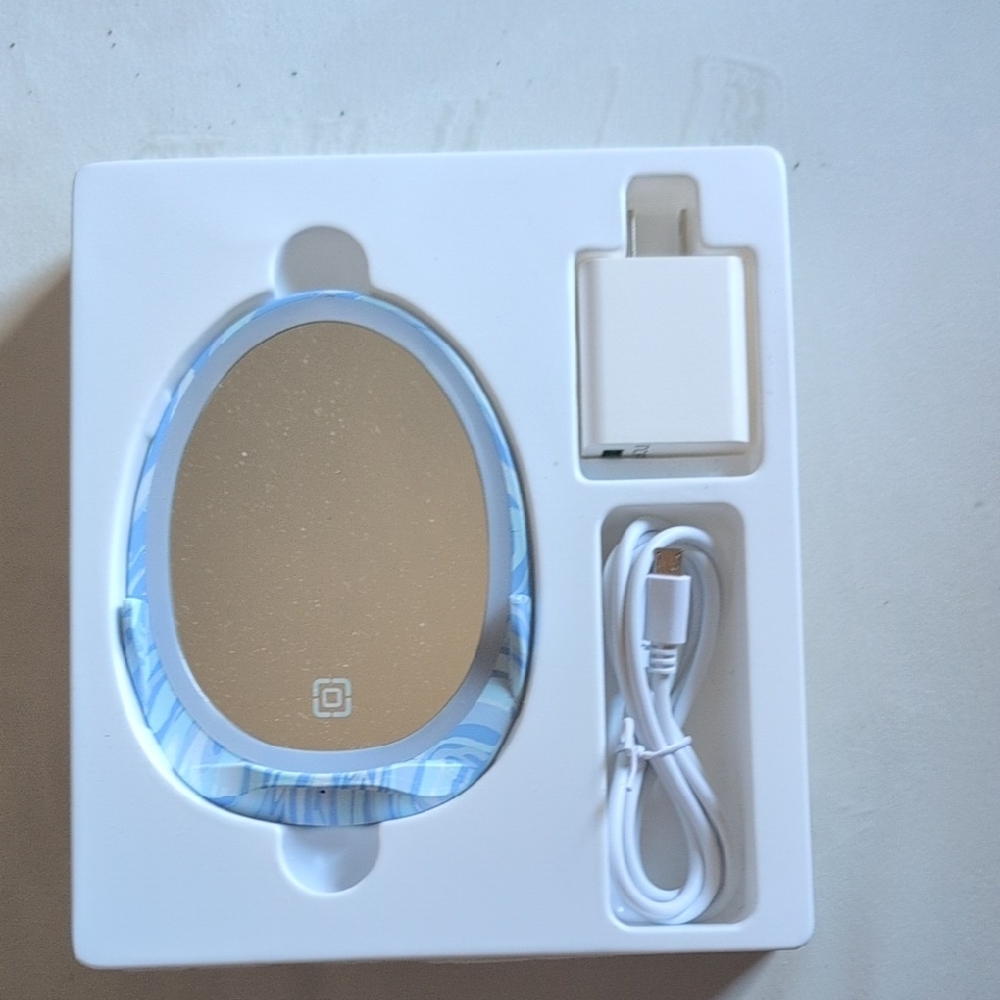 Incipio Blue and White Wireless Charging Mirror